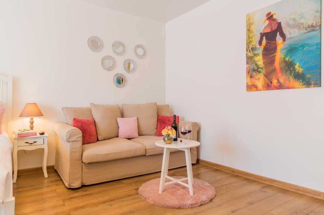 Studio T By Mrg Apartments Bukarest Exteriör bild