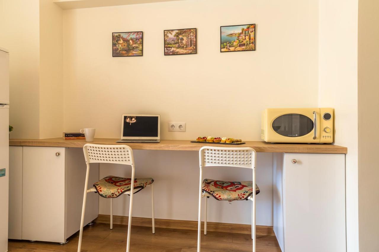 Studio T By Mrg Apartments Bukarest Exteriör bild