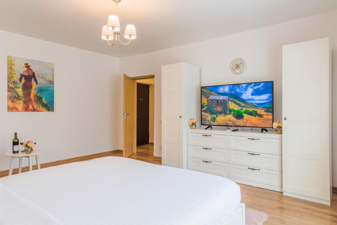 Studio T By Mrg Apartments Bukarest Exteriör bild